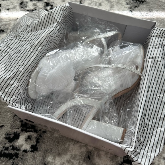 Women’s Pleated Chiffon Bow Mid-Heel Sandals - Size 7 - Picture 3 of 7